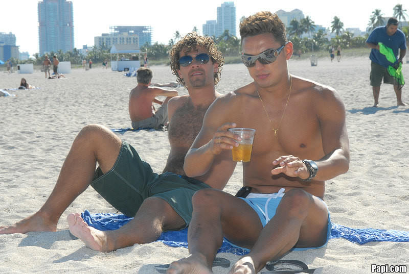 Nova reccomend pichunter gay man in beach
