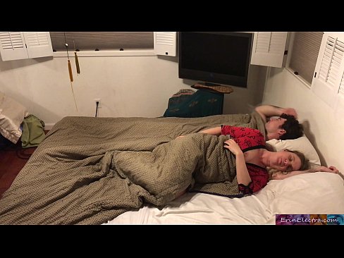 Dead R. reccomend sharing small bed mom