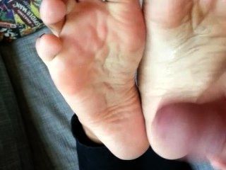 Cumming wrinkled soles