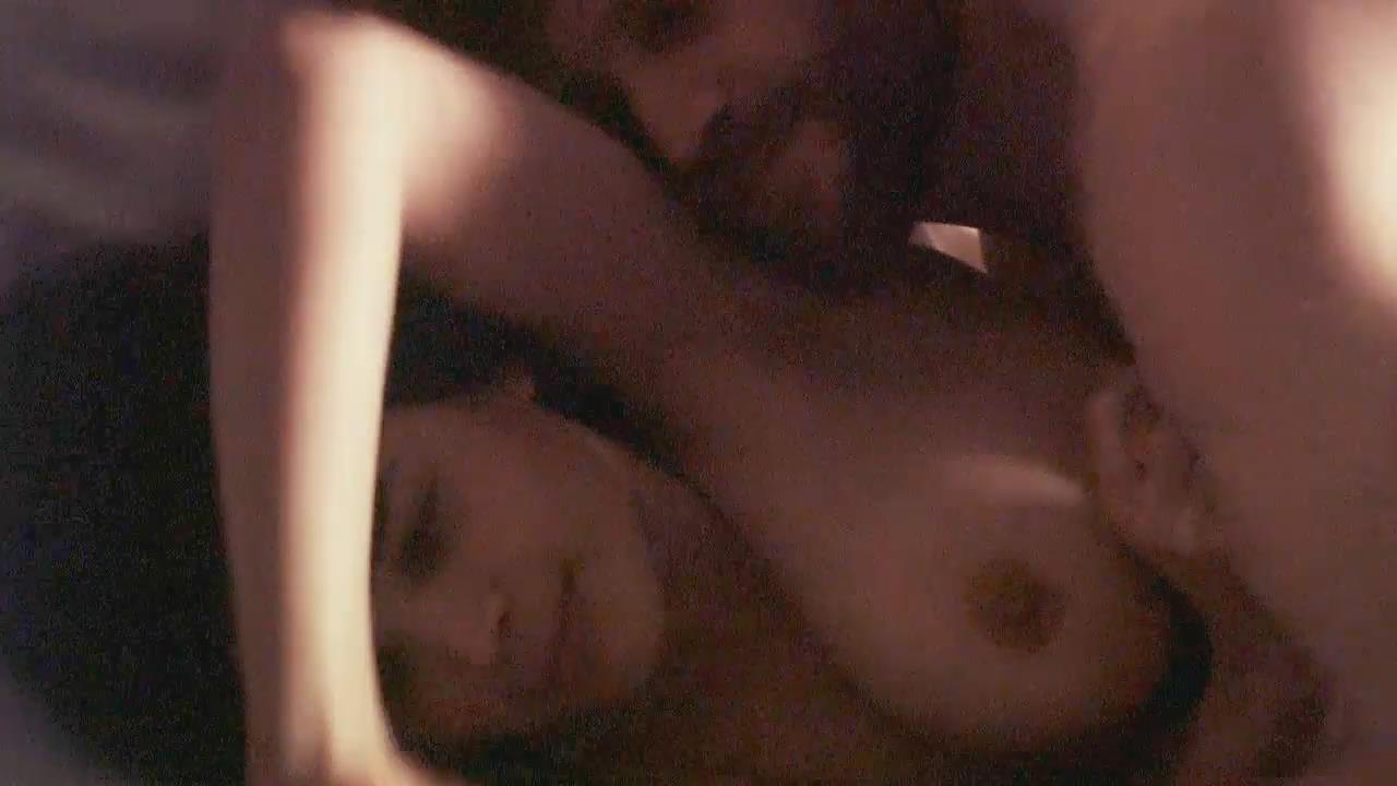 Julia ormond tits