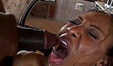 Han S. reccomend ebony nut her mouth