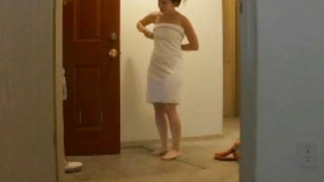 Wife answers door towel fucks