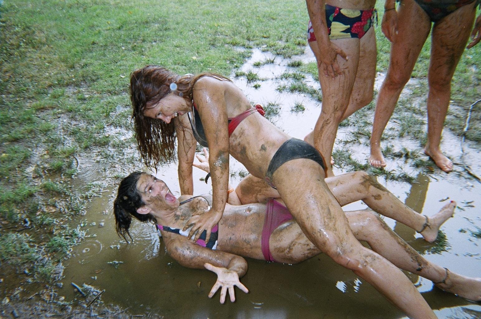 Girl Combat Porn In Mud