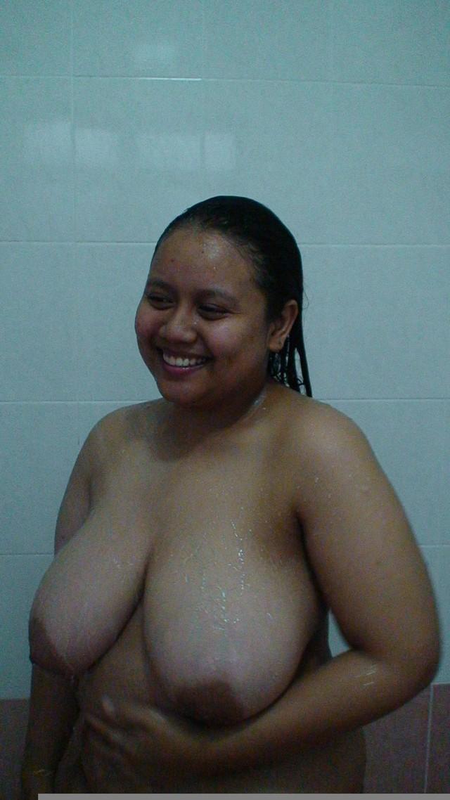 Malay nude in pic