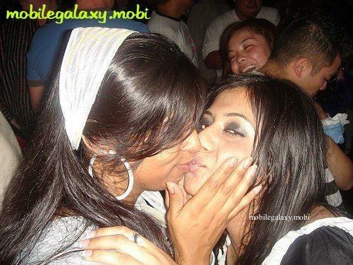 Girls kissing girls flickr