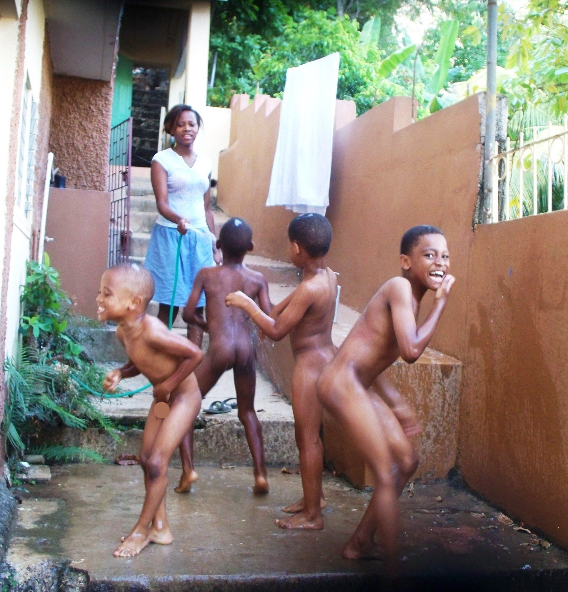 Queen C. recommendet naked bathing Young girls