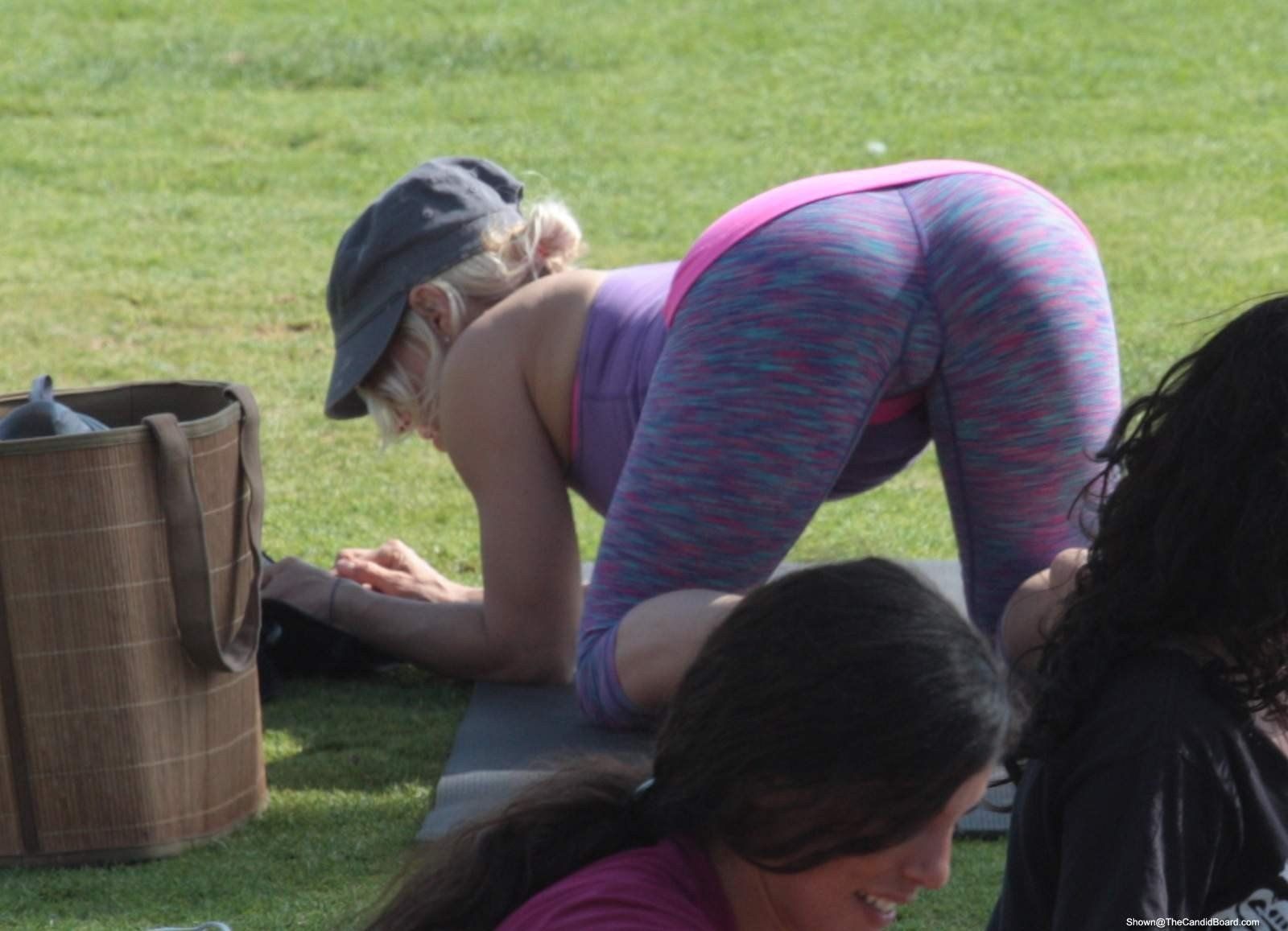 pictures of girl pussy bending over free photo