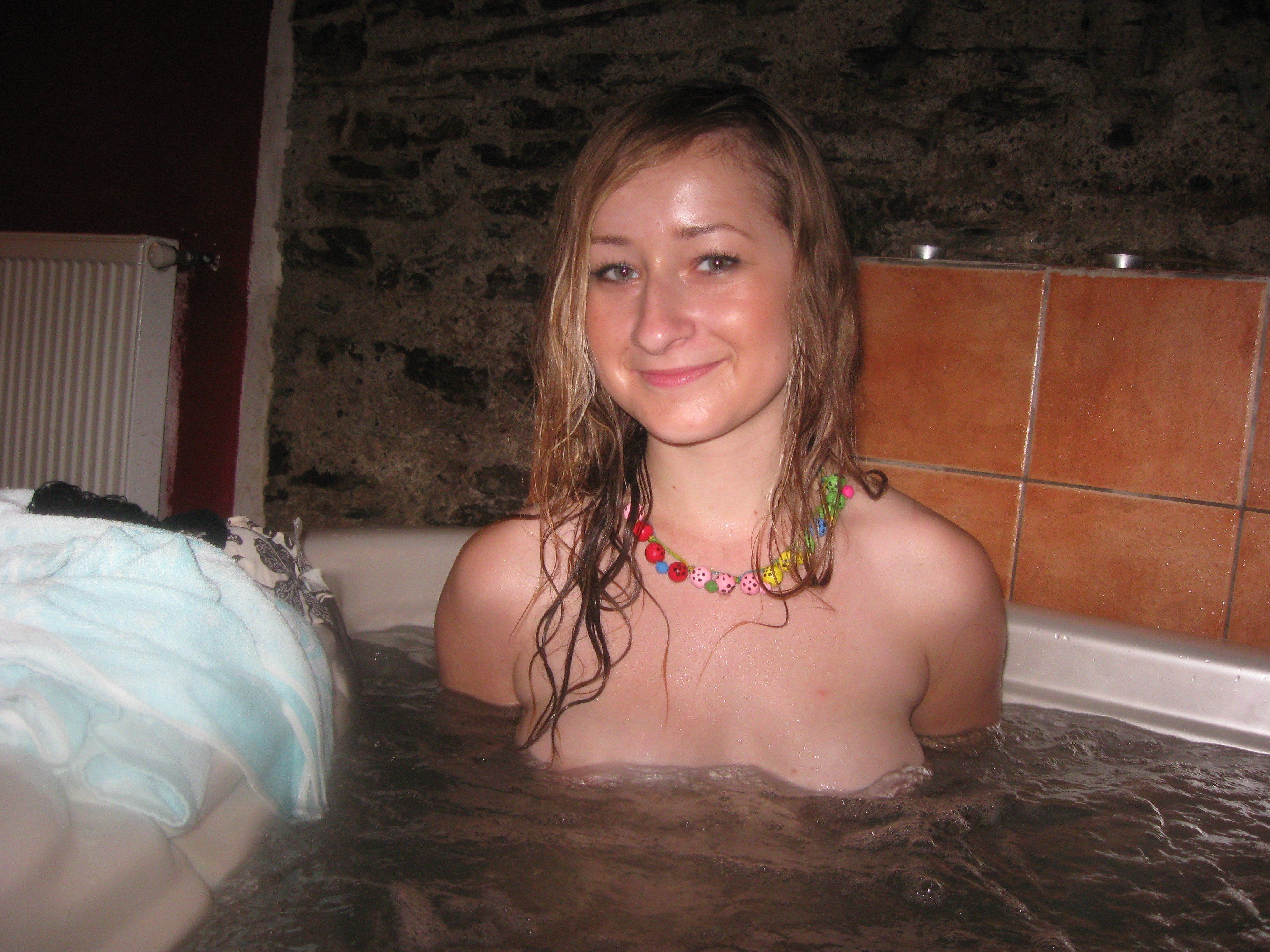 Saint reccomend Sexy hot tub pic